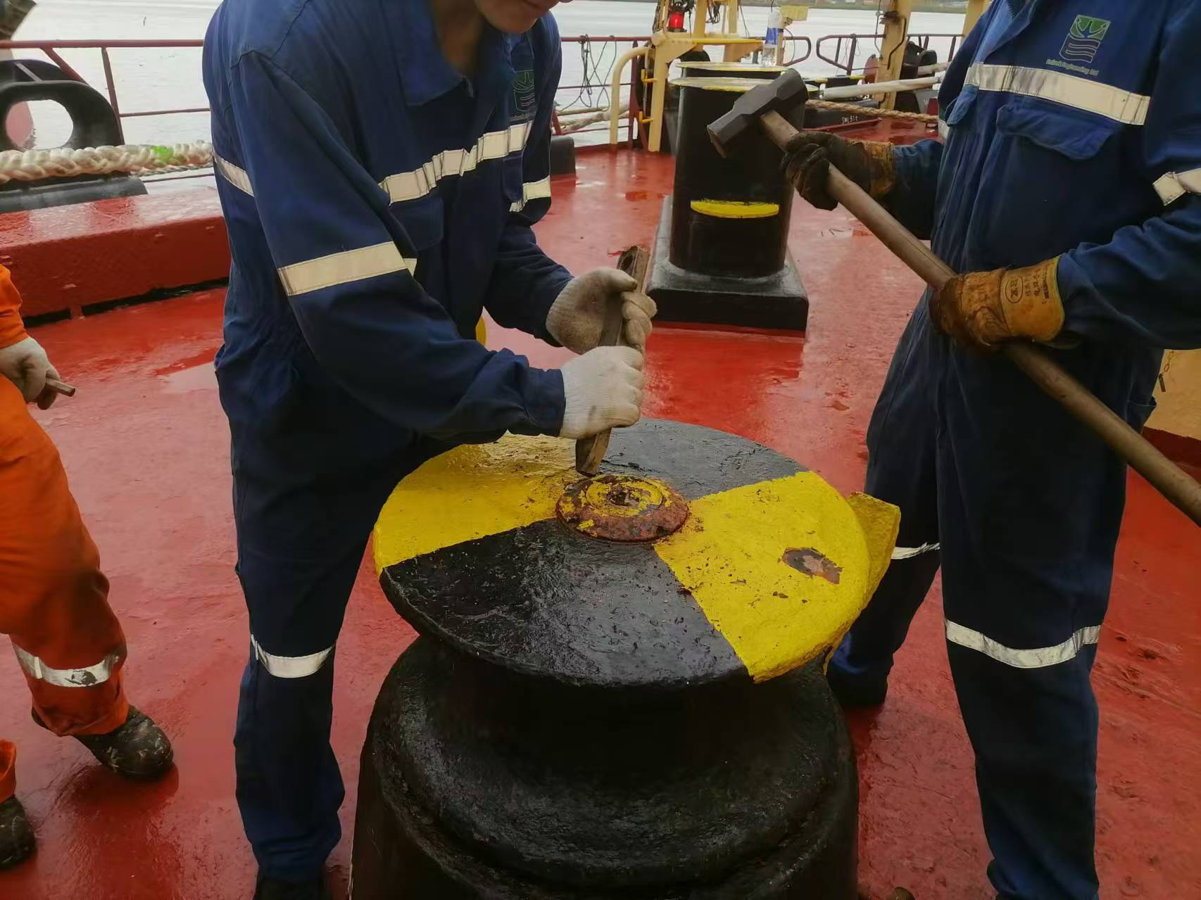 Replacement of hatch cover rubber strip